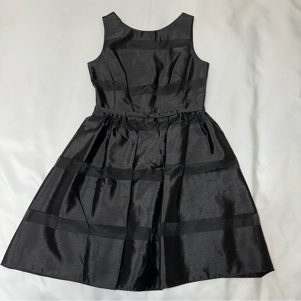 Little black dress ladies size 6 fit and flare cut